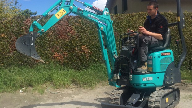 La plus petite mini pelle de Kobelco débarque en Europe