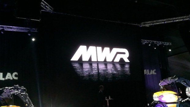 Le lancement des nouvelles pelles sur pneus Mecalac 9 et 15MWR