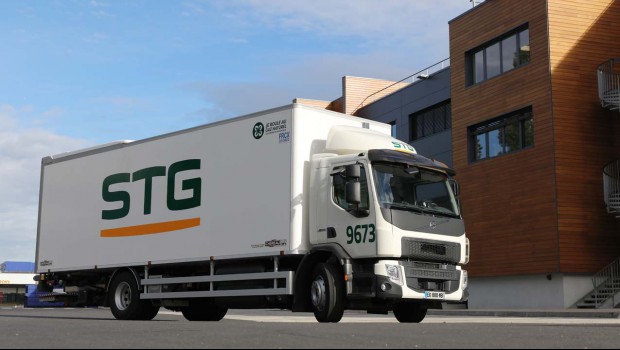 Deux Volvo Trucks au gaz chez STG
