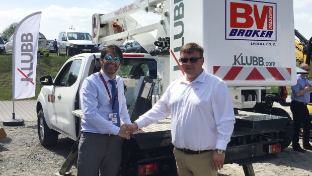 Broker Maszyny entre au « Klubb »