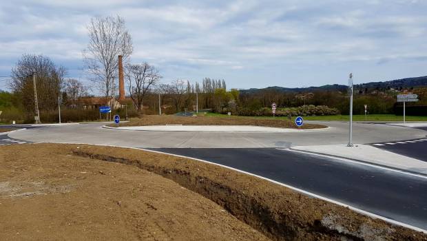 Le ciment Calcia expérimenté pour un rond-point béton à Billom (63)