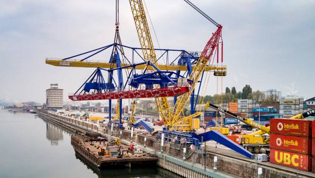 Mannheim : un levage portuaire de taille