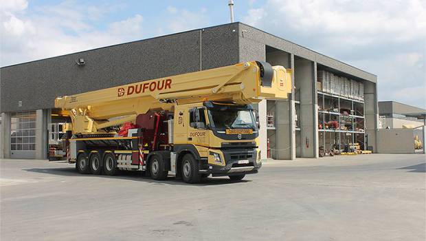 Une nacelle Bronto de 90 m chez Dufour