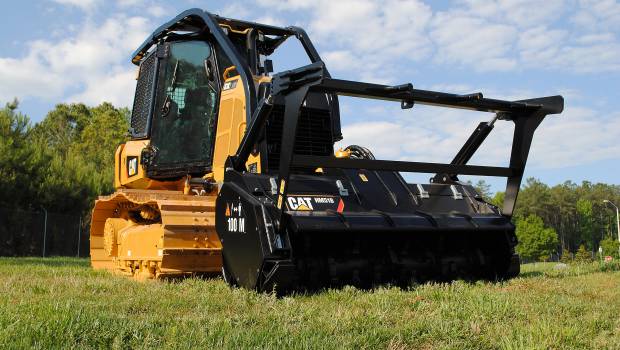 Débroussaillage : un nouvel ensemble sur bouteur Cat D3K2