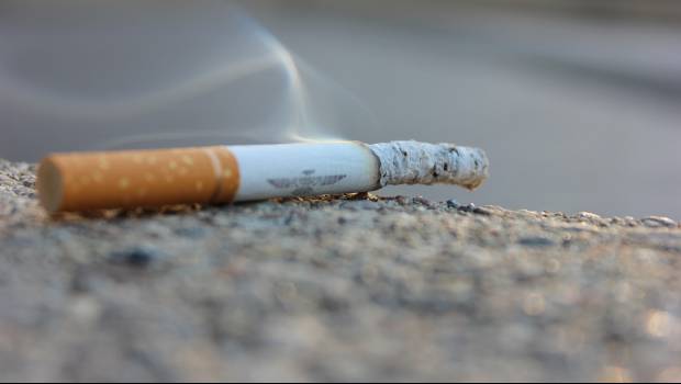 Les mégots de cigarette, ce fléau sur l'autoroute