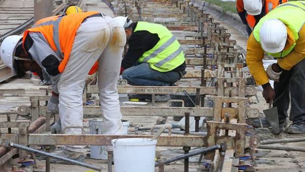 Orléans : travaux de rabotage sur la ligne A du tram