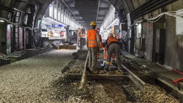RER A : 28 jours pour renouveler 3 700 m de voies