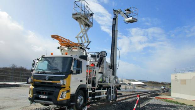 Des camions rail-route pour la maintenance de la LGV SEA