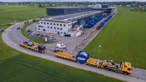 Goldhofer tire sur la corde raide