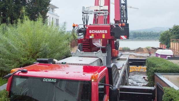 Demag érige une grue à tour à Bonn