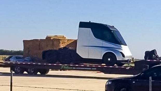 Le Camion Tesla dévoilé en avance