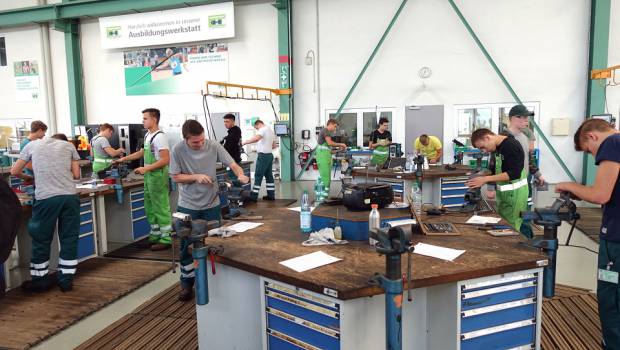 Herrenknecht : cinq réfugiés parmi les apprentis