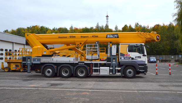 Une nacelle poids-lourd de 65 m chez Salti