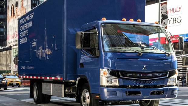 Mercedes-Benz Trucks livre les premiers Fuso ecanter électriques