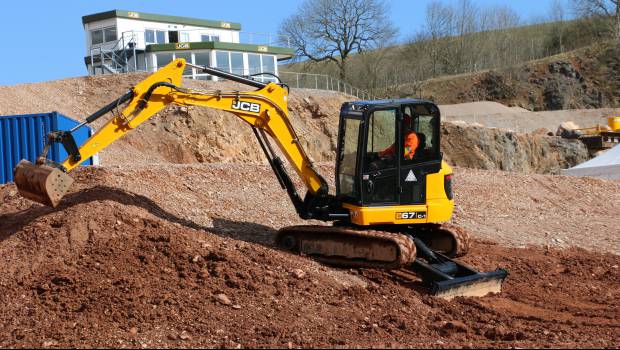 Midi-pelles : effet de gamme assuré !