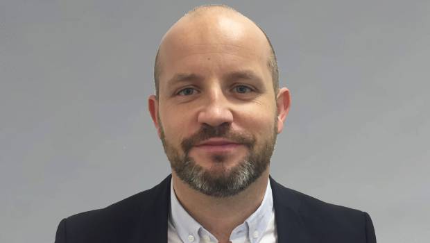 Genie : les grands comptes attribués à John Chandler
