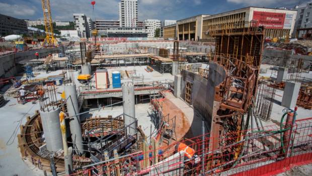 En Auvergne-Rhône-Alpes, le bâtiment atteint des sommets
