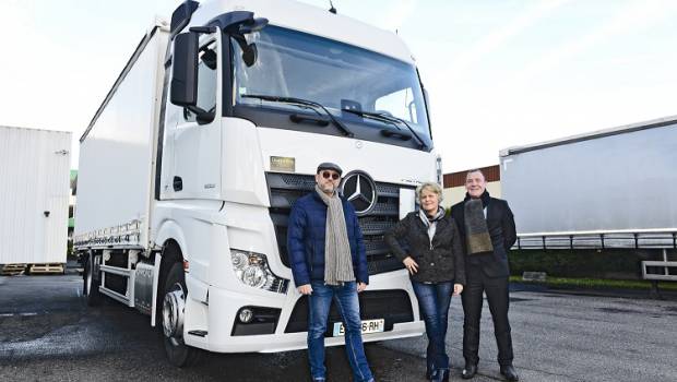 Un Actros 1833 loué aux Transports 2000