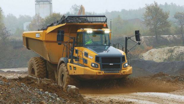 Te Kloeze Bruyl réceptionne deux tombereaux Bell