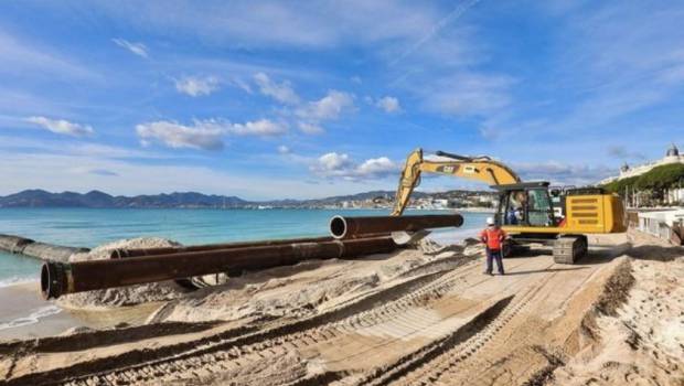 Des pelles en action sur la Croisette
