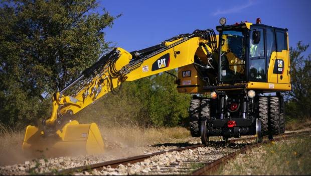 Une formation à la conduite des pelles rail-route