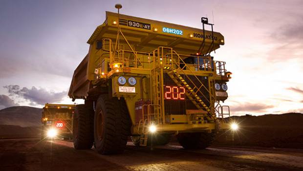 Des camions autonomes Komatsu pour remplacer 400 conducteurs