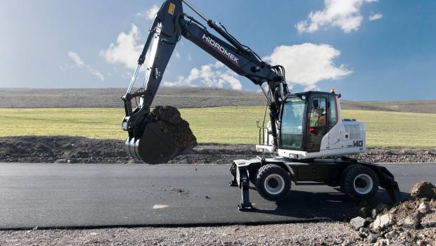 Le terrain de jeu de la pelle sur pneus ? L’aménagement urbain