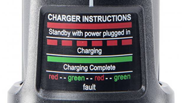 Peli lance une torche rechargeable sans fil