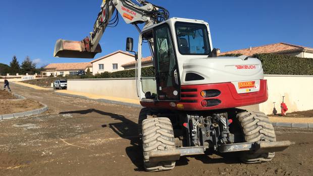 Takeuchi TB295W, une pelle compacte bien balancée