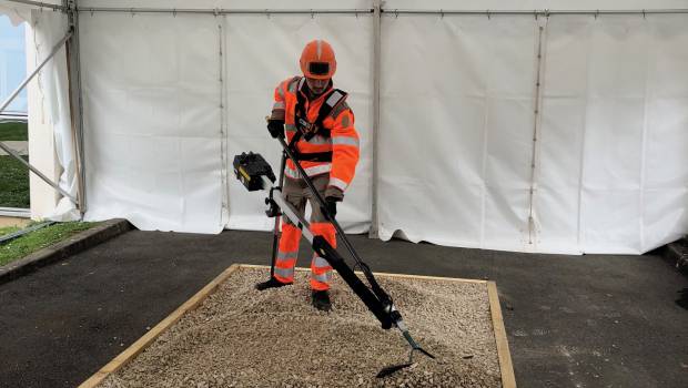 Un exosquelette allégé pour les compagnons Colas