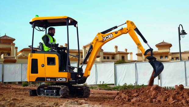 Mini pelle JCB 15C-1 : la 14e de JCB