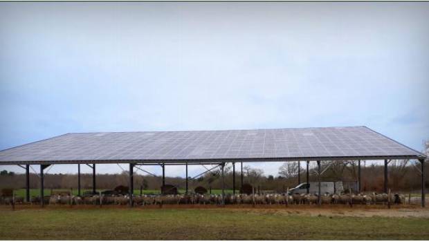 63 centrales solaires en toiture seront mises en service en 2018