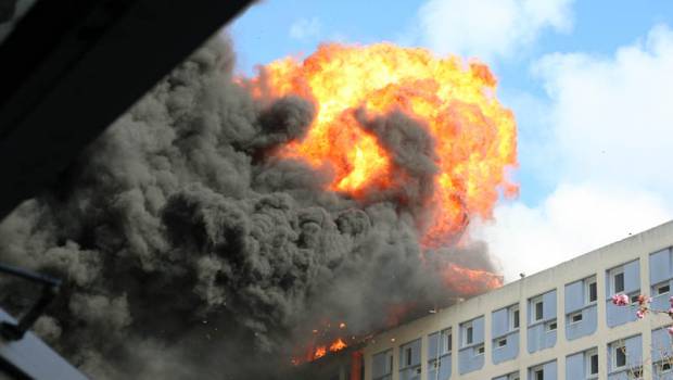 À Gosselies, l'ancien site Caterpillar prend feu