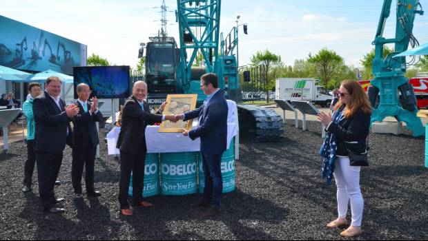 Intermat 2018: kimono contre grue à flèche treillis