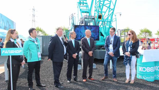 5 grues Kobelco pour Q Crane & Plant Hire
