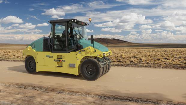 Un compacteur hydrostatique de 28 t fait son entrée chez Ammann
