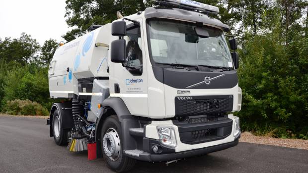 Volvo sort une balayeuse hydrostatique