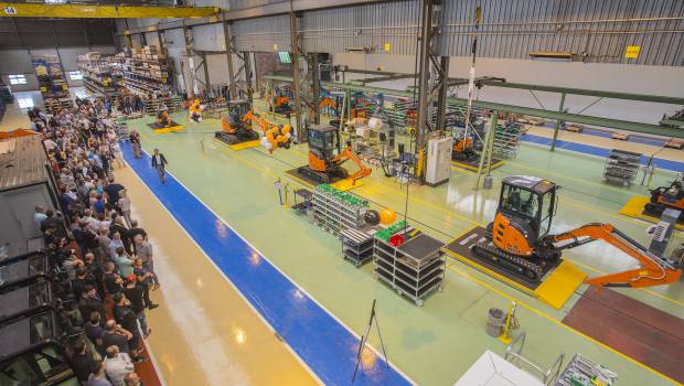 Hitachi modernise son usine européenne de mini-pelles