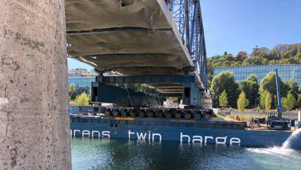 Boulogne-Billancourt : des barges pour le ripage du pont Seibert