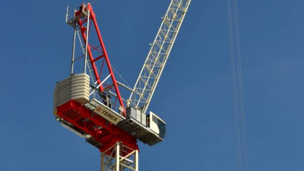 Terex étoffe sa gamme de grue à tour à flèche relevable