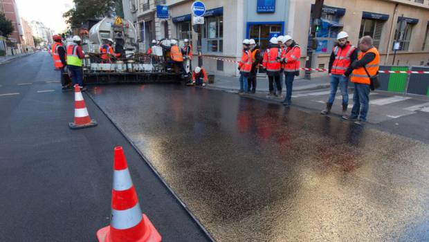 Des enrobés bitumeux antibruit et antichaleur sont testés à Paris