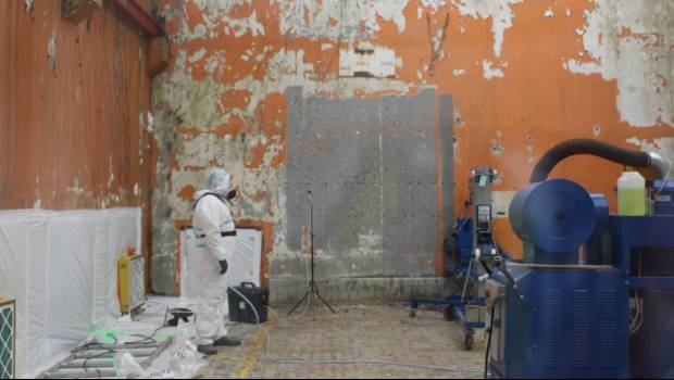 Désamiantage : une grenailleuse Blastrac sur Pollutec