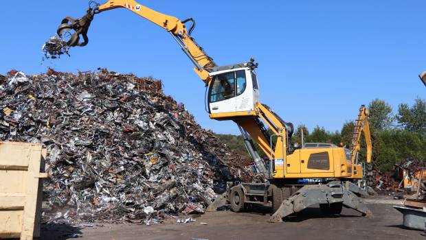 Maison Pietra étoffe son parc de pelles de manutention Liebherr