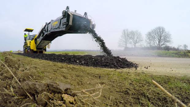 Bomag lutte contre la poussière fine générée par le fraisage
