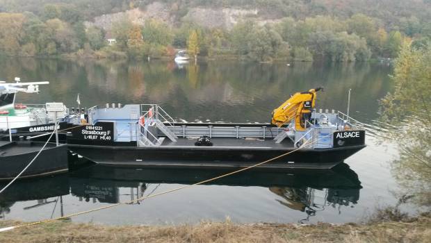 Un nouveau ponton de travail sur le Rhin