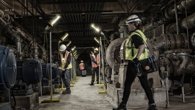 Peli présente à la convention de l'ERA sa lampe 9600 LED