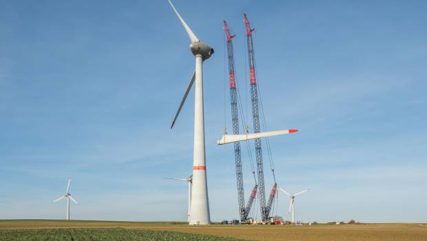 Un duo de grues Demag CC3800 en Wallonie