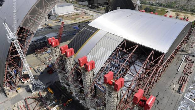Tchernobyl : l’enceinte de confinement du réacteur n°4 enfin livrée