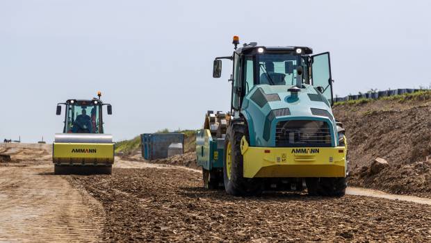 Les compacteurs Ammann en action sur un chantier Vinci Construction