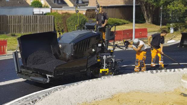Le mini-finisseur Bomag BF200C en démonstration